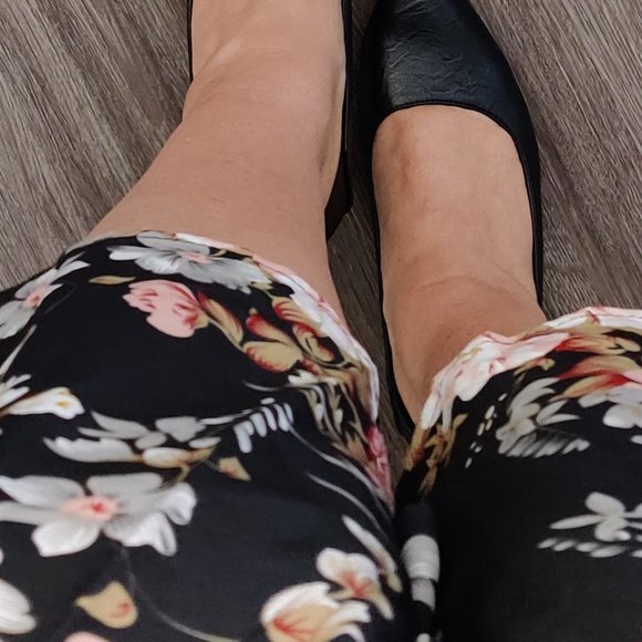 Black Stiletto mid heeled gold metal pointed toe court pumps shoes EU 38 US 7 - Picture 3 of 3